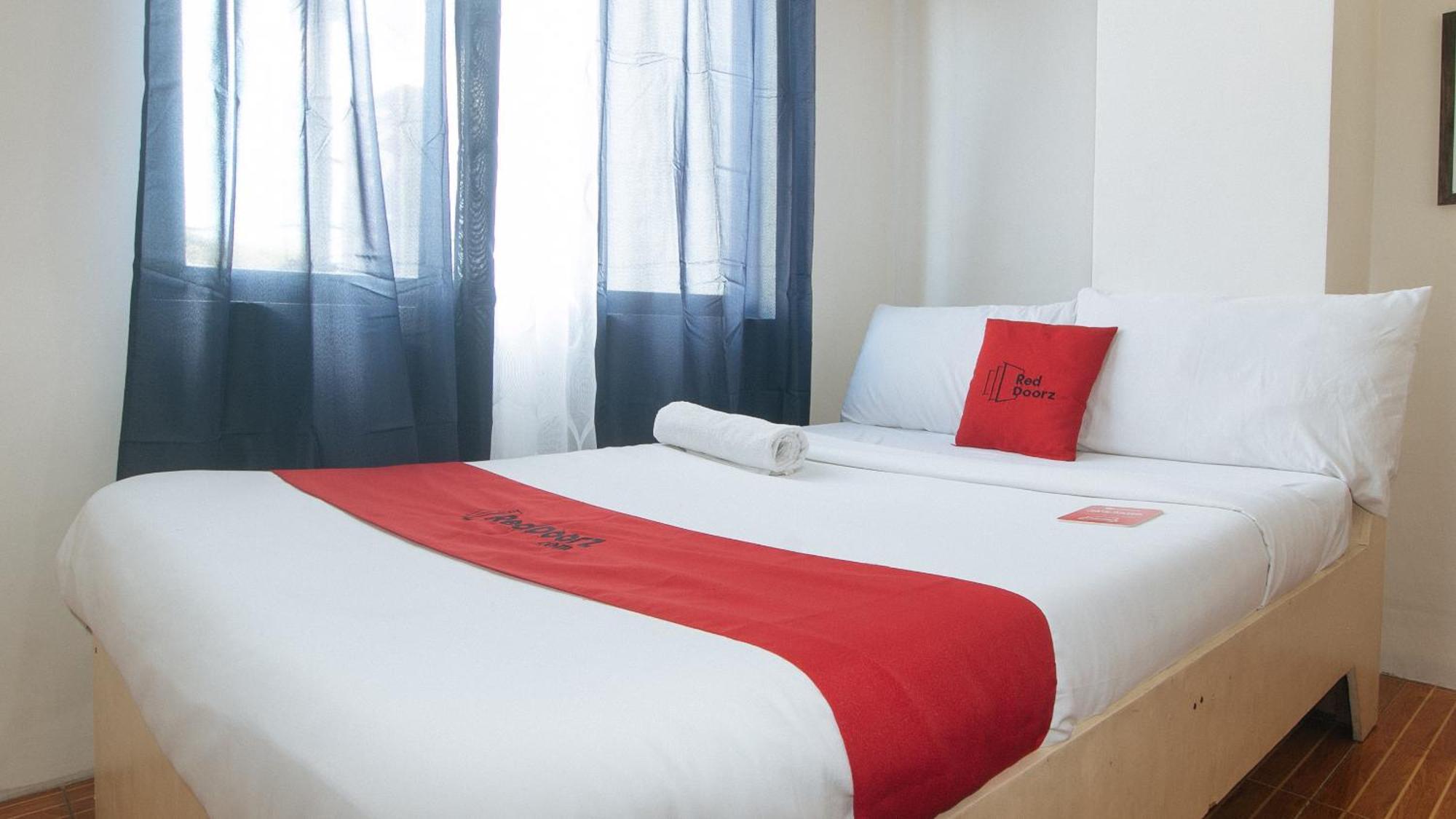 Reddoorz At Goldentown Hotel Davao City Exterior foto